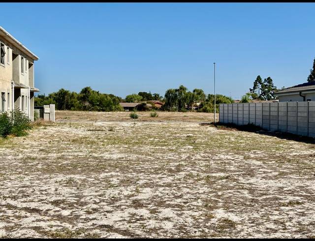 1,070M² VACANT LAND FOR SALE IN ANNANDALE